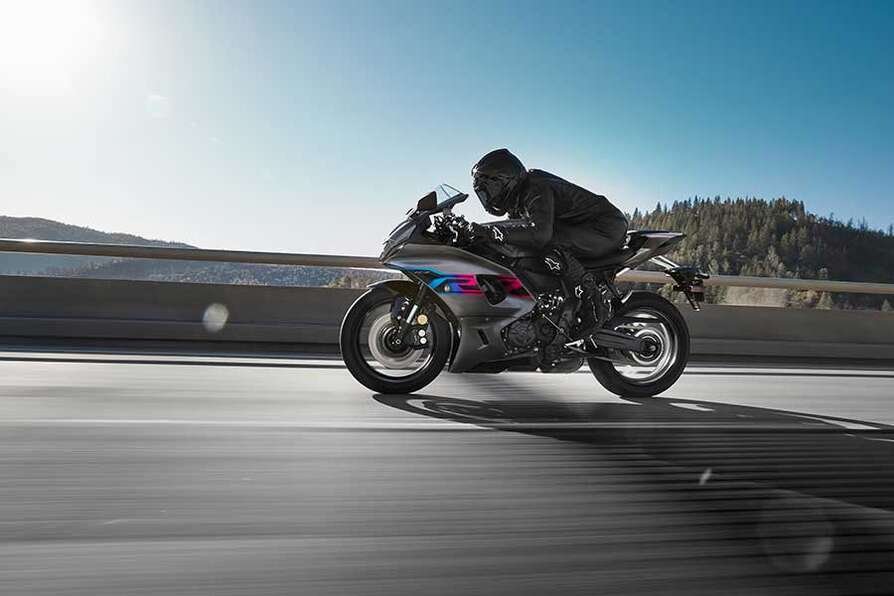 2024 Yamaha YZF R7 Performance Black