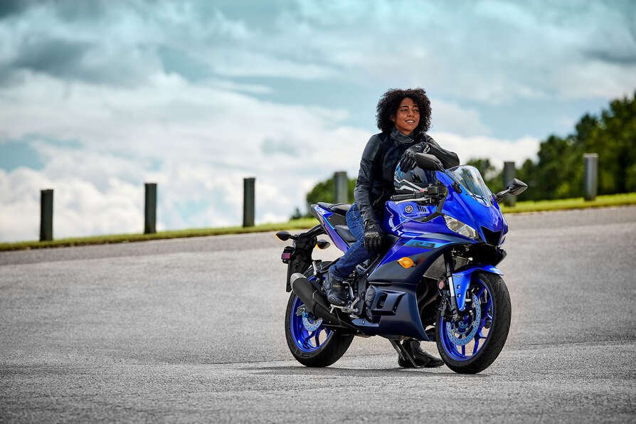 2024 Yamaha YZF R3 Performance Black