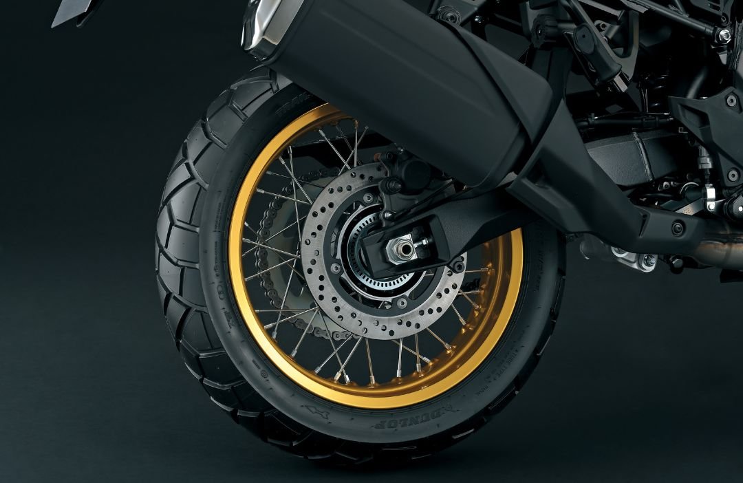 2026 Suzuki V Strom 800DE Champion Yellow No. 2