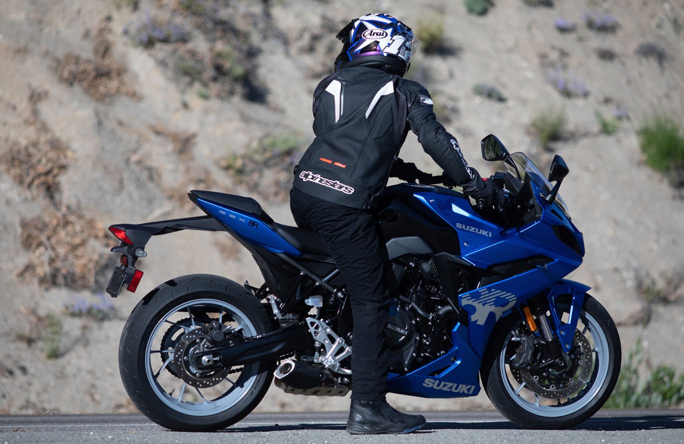 2026 Suzuki GSX 8R Metallic Mat Black No.2 (YKV)