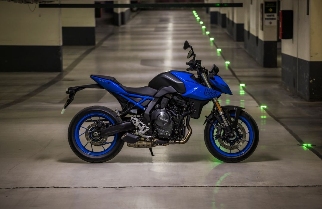 2026 Suzuki GSX 8S Glass Sparkle Black / Metallic Mat Black No.2 (KGL)