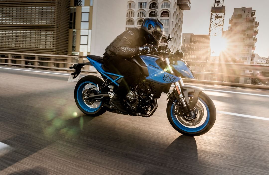 2026 Suzuki GSX 8S Glass Sparkle Black / Metallic Mat Black No.2 (KGL)