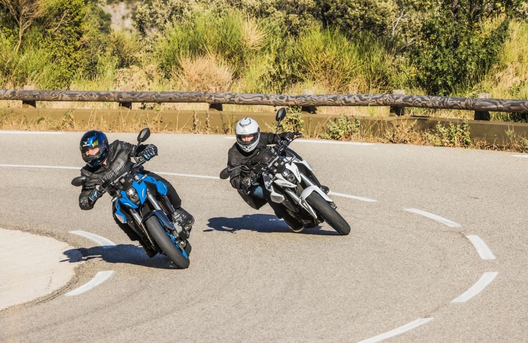 2026 Suzuki GSX 8S Glass Sparkle Black / Metallic Mat Black No.2 (KGL)