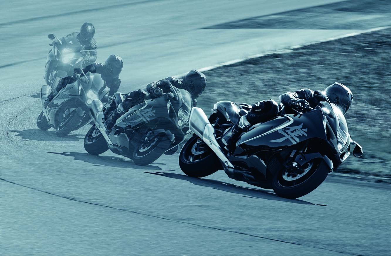 2026 Suzuki Hayabusa Candy Daring Red / Glass Sparkle Black