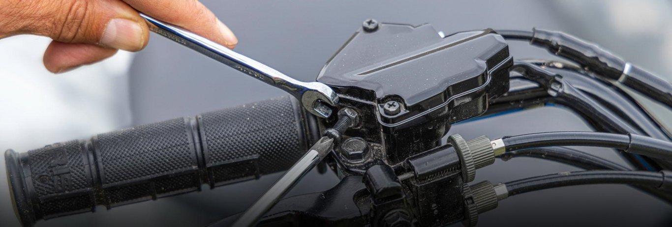 2025 Polaris OUTLAW 110 EFI BRIGHT WHITE / POLARIS BLUE