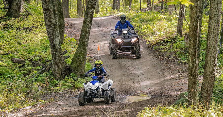 2025 Polaris OUTLAW 110 EFI BRIGHT WHITE / POLARIS BLUE