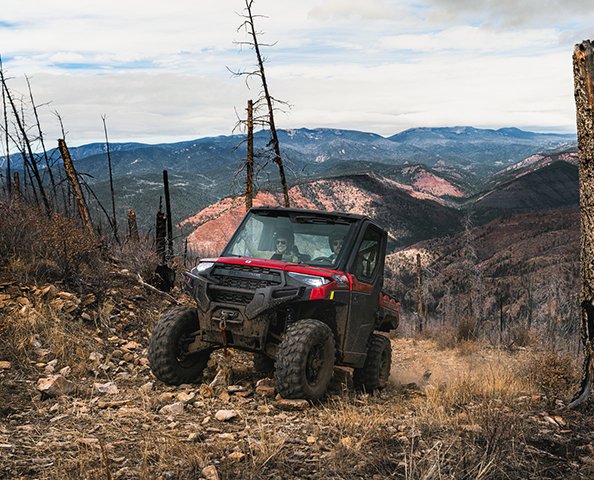 2025 Polaris RANGER CREW XP 1000 NORTHSTAR EDITION ULTIMATE 6 SEAT SUNSET RED