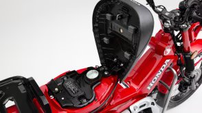 2025 Honda Trail 125 Standard Pearl Smoky Grey