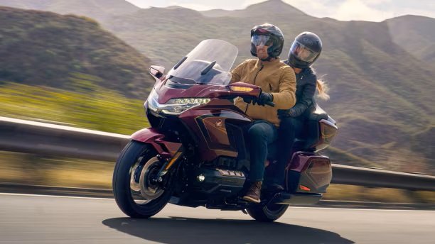 2025 Honda Gold Wing Tour DCT Digital Silver Metallic