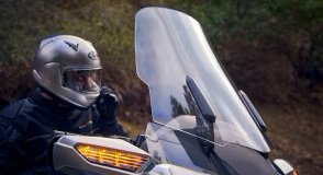 2025 Honda Gold Wing Tour DCT Digital Silver Metallic