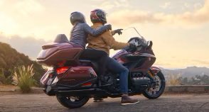 2025 Honda Gold Wing Tour DCT Digital Silver Metallic