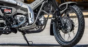 2025 Honda Trail 125 Standard Pearl Smoky Grey