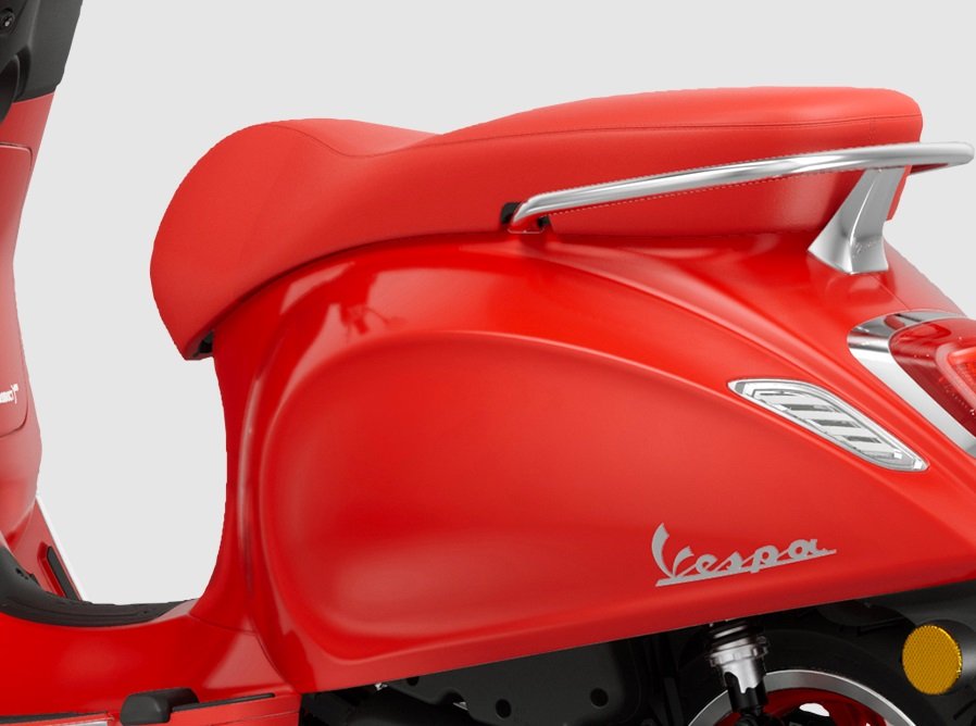 2025 Vespa Primavera 150 RED
