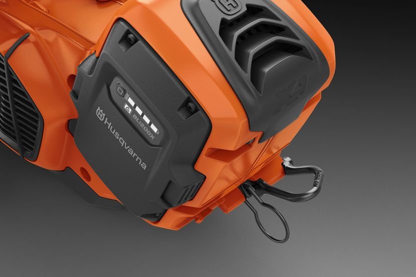 HUSQVARNA T540i XP® with battery and charger
