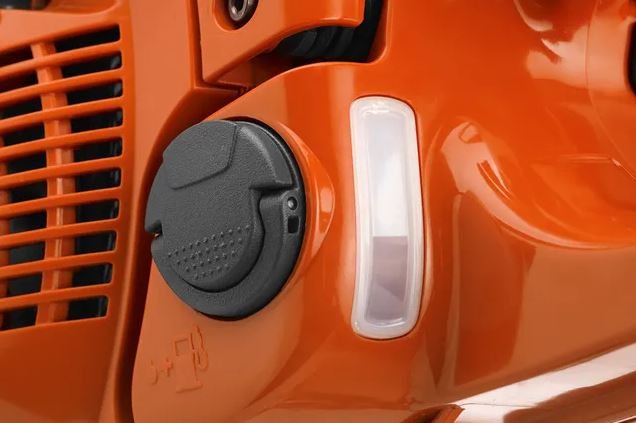 https://www-static-nw.husqvarna.com/-/images/aprimo/husqvarna/chainsaws/photos/feature/h120-0264.webp?v=7db4bf799be311b8&format=WEBP_LANDSCAPE_COVER_LG