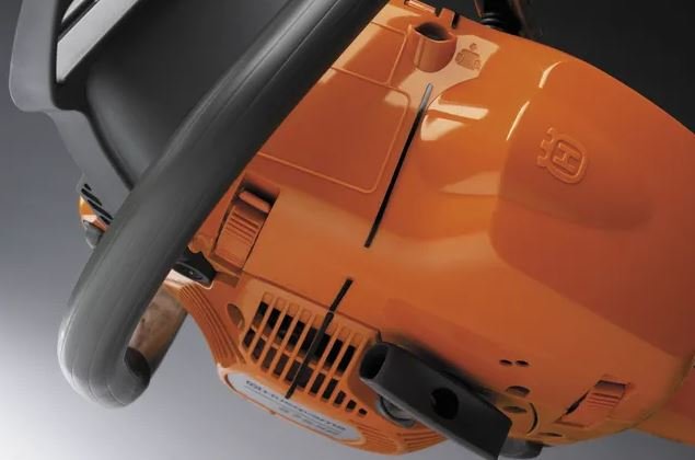 https://www-static-nw.husqvarna.com/-/images/aprimo/husqvarna/chainsaws/photos/feature/h125-0022b.webp?v=f857a2019be311b8&format=WEBP_LANDSCAPE_COVER_LG