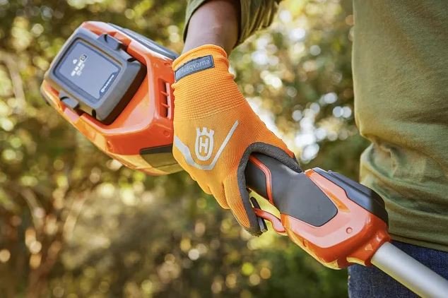 HUSQVARNA 220iL String Trimmer (Battery & Charger included)