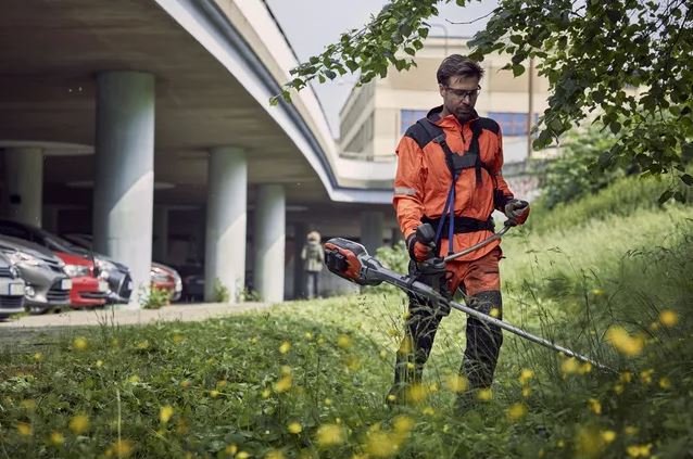 HUSQVARNA 525iLK Battery Trimmer