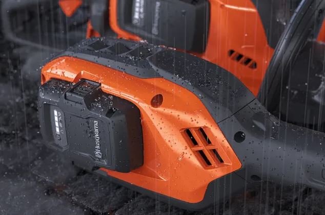 HUSQVARNA 525iLK Battery Trimmer