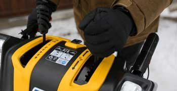 Cub Cadet 2X™ 30 HD Snow Blower