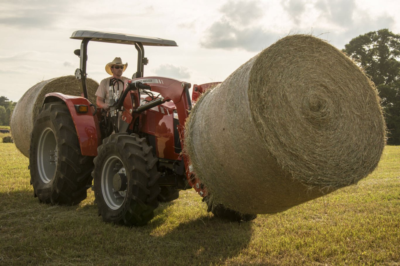 Massey Ferguson MF 4700 Global Series Utility Tractors