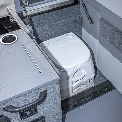 2025 Princecraft Platinum 190 Gris métallisé platine (accent rouge)