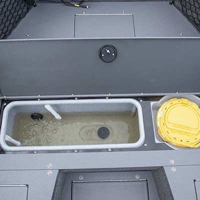 2025 Princecraft Platinum 200 Platinum metallic red (red accent)