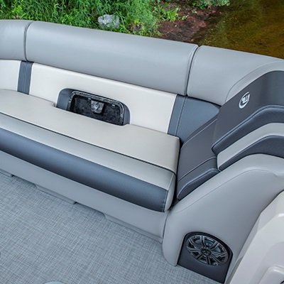 2025 Princecraft Sportfisher LX 25 2RS Ruby red Elegance Edition (excluding grey metallic accent)