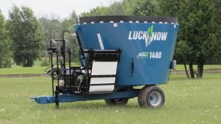 Lucknow Single Screw Vertical Mixers Trailer 1380