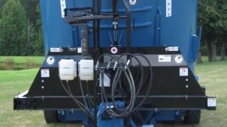 Lucknow Single Screw Vertical Mixers Trailer 2950 (Tandem Axle)