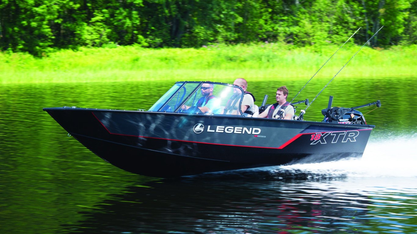 https://www.legendboats.com/wp-content/uploads/2020/07/18XTRTroller-Lifestyle-Cruising-2048x1152.jpg