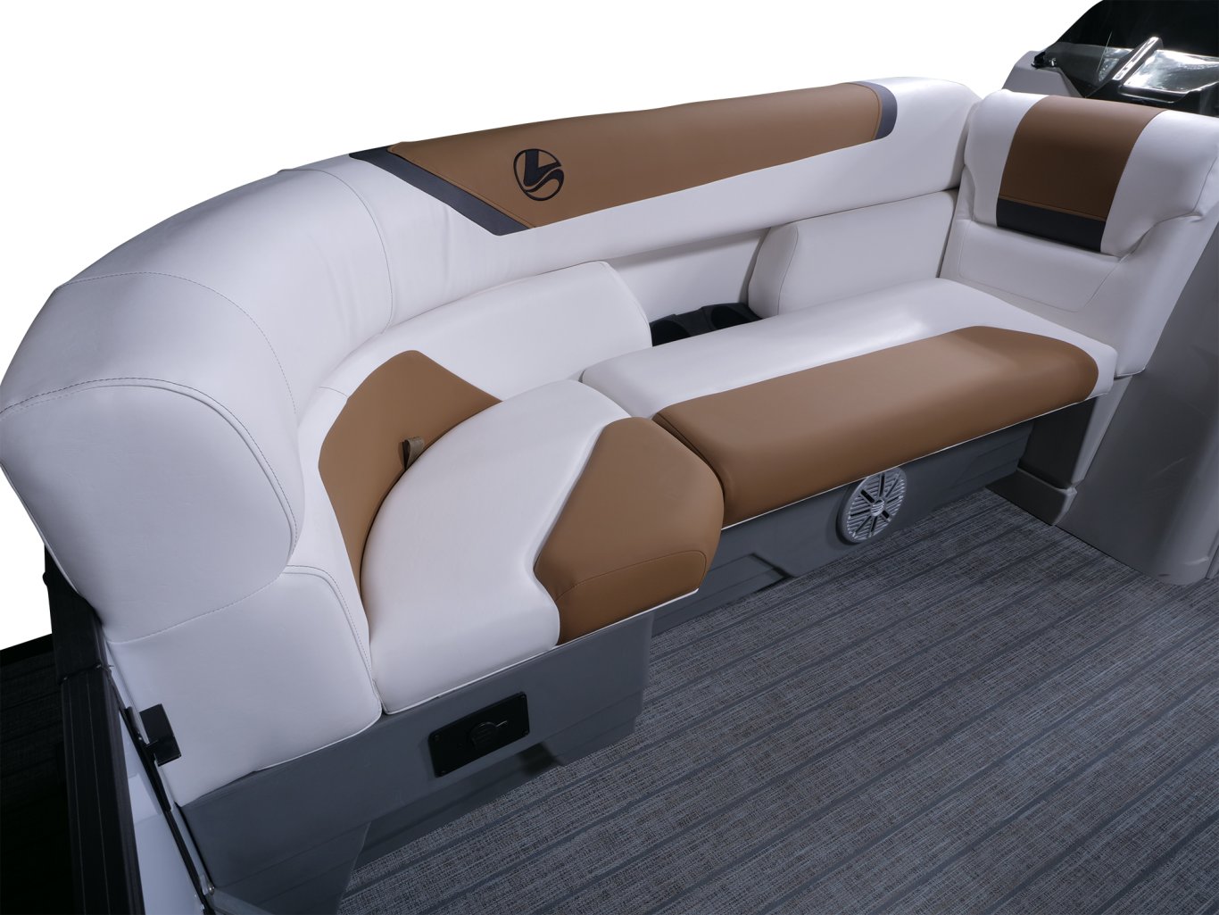 https://www.legendboats.com/wp-content/uploads/2021/01/e-series-cruise-ext-front-loungers-copy.png