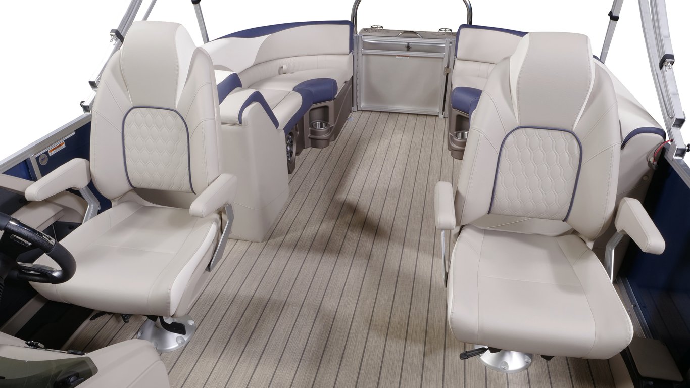 Legend Boats Q Series Lounge Plus Sport Pro