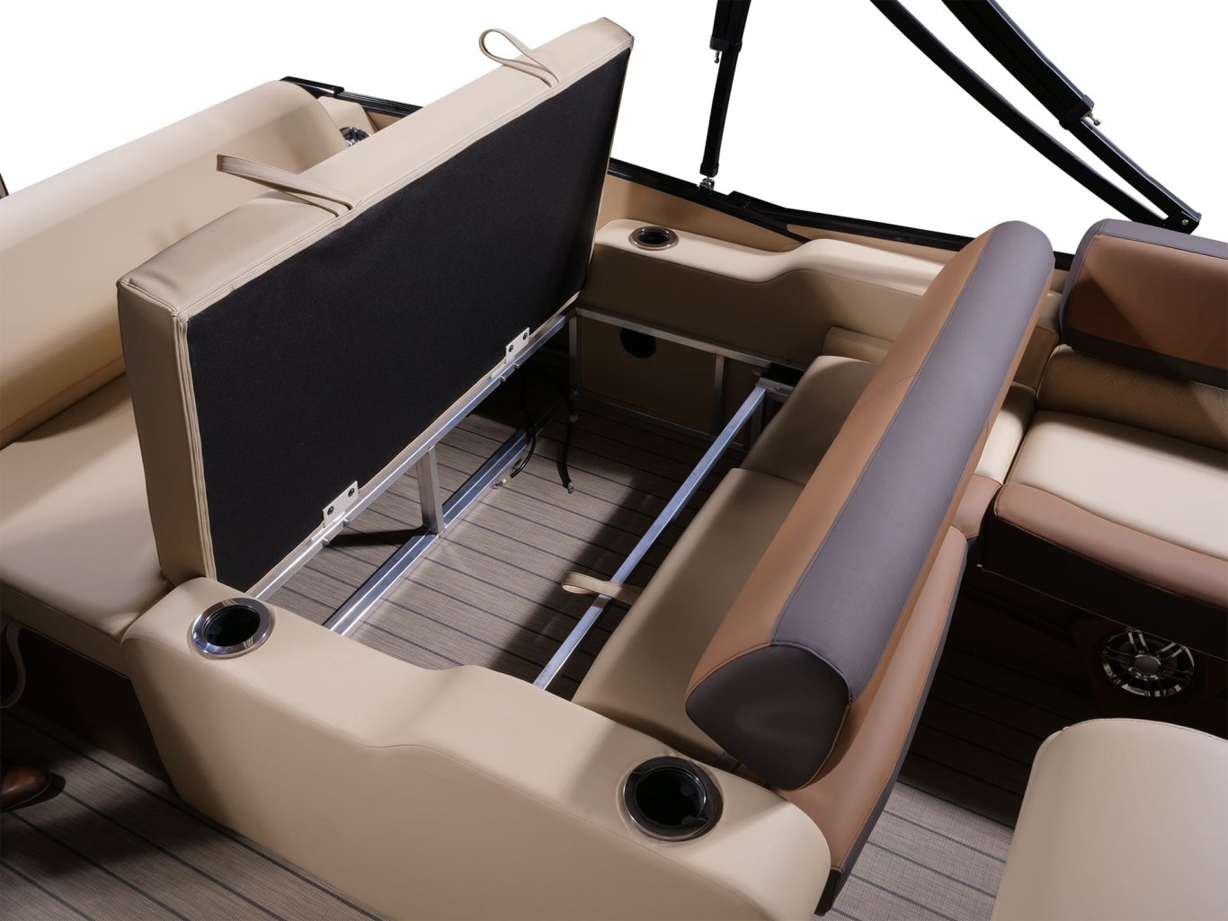 https://www.legendboats.com/wp-content/uploads/2020/11/v-series-dual-lounge-rear-lounge-storage.jpg