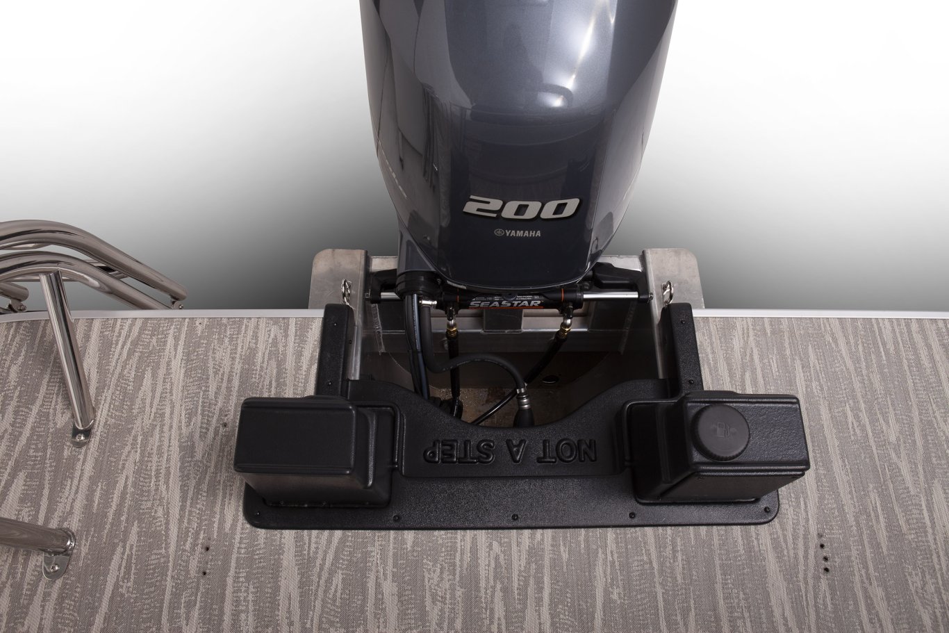 SunCatcher SELECT 324 RC With Yamaha VF250XB Engine