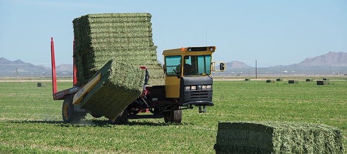 New Holland Stackcruiser® Self Propelled Bale Wagons