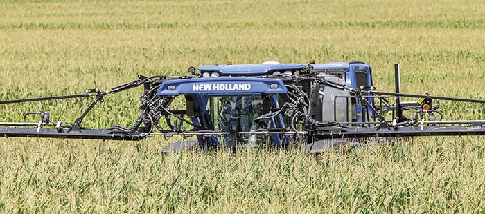 New Holland Guardian™ Front Boom Sprayers