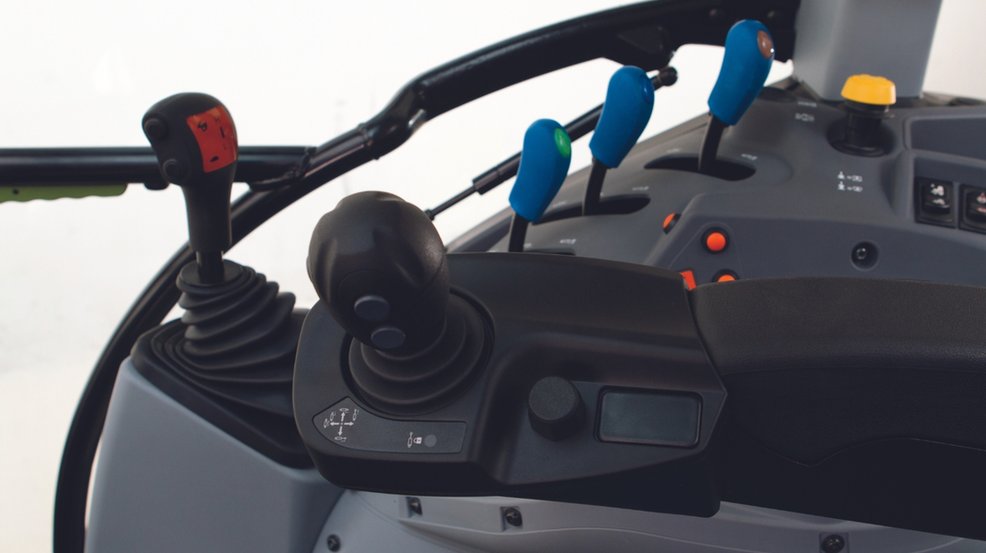 New Holland T5 Series T5.140 Dynamic Command™