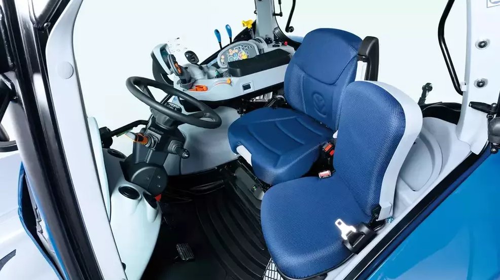 New Holland T5 Series T5.140 Dynamic Command™