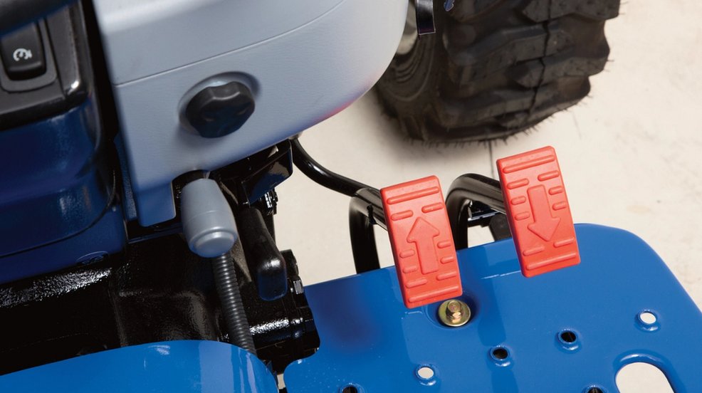 New Holland WORKMASTER™ Compact 25/35/40 Series WORKMASTER™ 40