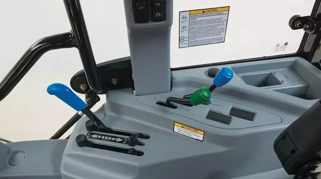 New Holland Boomer™ 35 55 HP Series Boomer™ 40 Cab