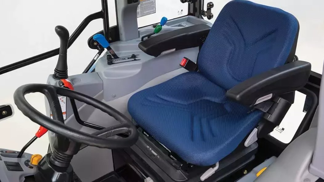 New Holland Boomer™ 35 55 HP Series Boomer™ 40 Cab