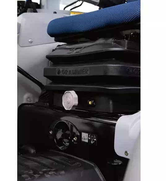 New Holland Boomer™ 35 55 HP Series Boomer™ 40 Cab