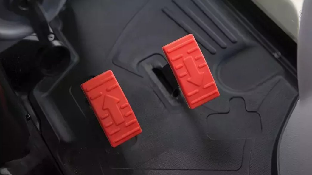 New Holland Boomer™ 35 55 HP Series Boomer™ 40 Cab