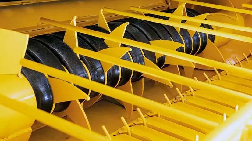 New Holland Roll Belt™ Round Balers Roll Belt™ 560