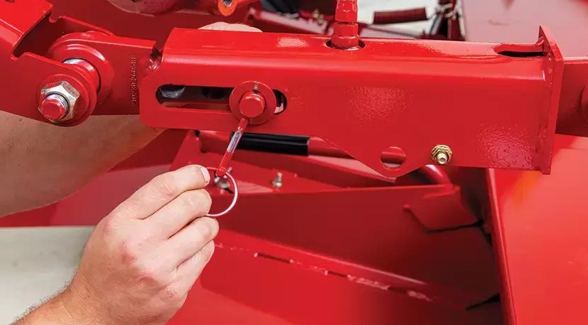 New Holland Discbine® PLUS Center Pivot Disc Mower Conditioners Discbine® 310 PLUS