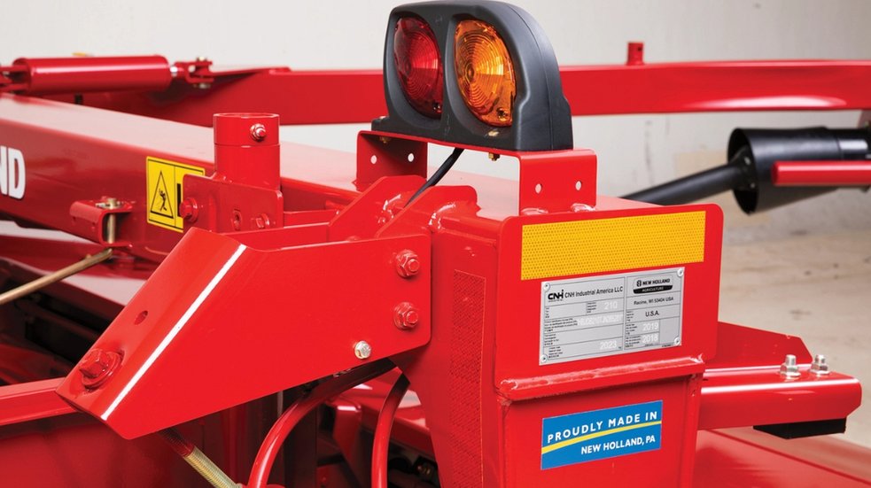 New Holland Discbine® Side Pull Disc Mower Conditioners Discbine® 210