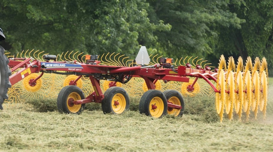 New Holland ProCart™ and ProCart™ PLUS Deluxe Carted Wheel Rakes 1225 Plus 12 Wheel