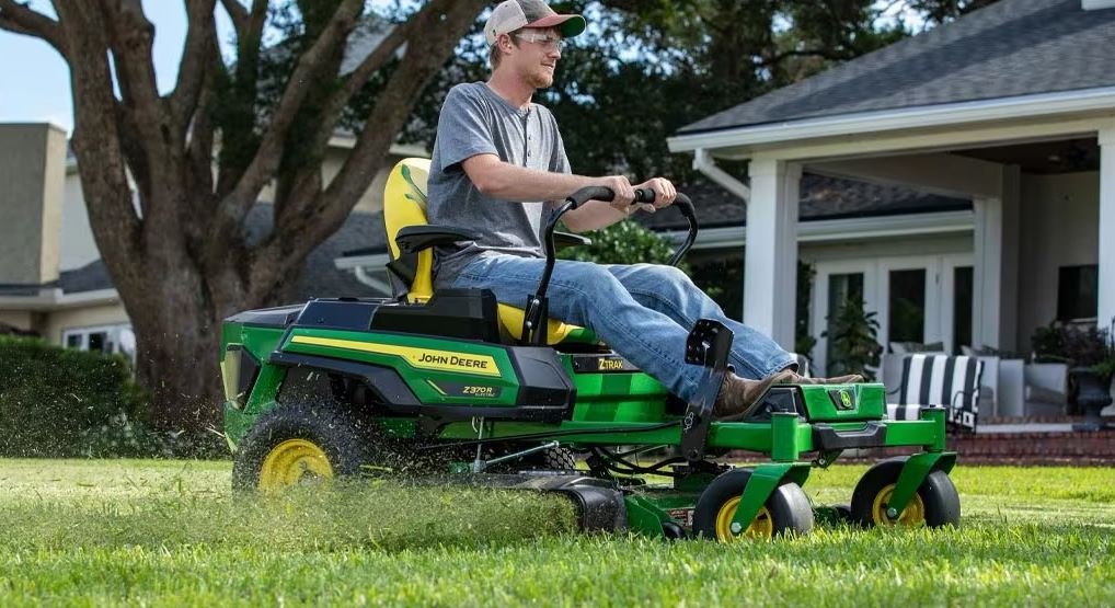 2024 John Deere Z370R