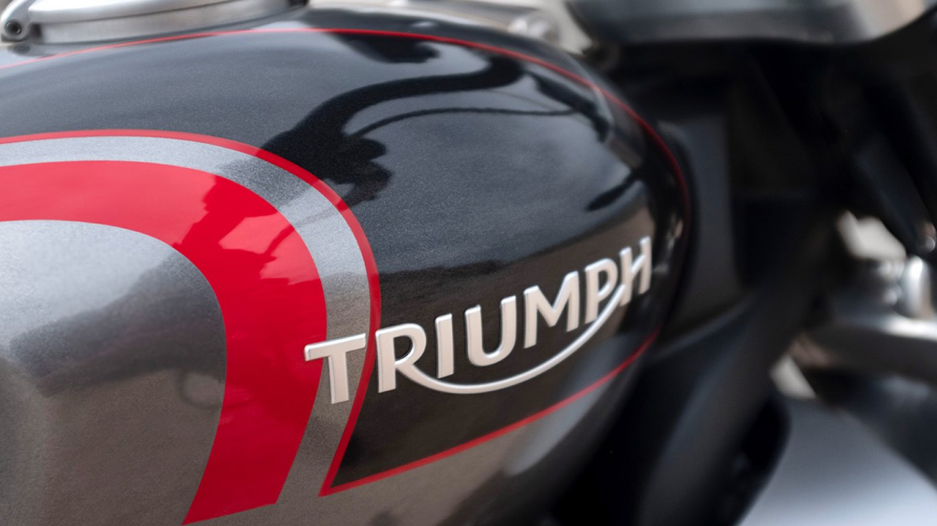 2023 Triumph Rocket 3 GT CARNIVAL RED / SAPPHIRE BLACK